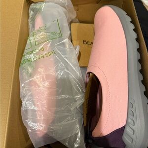 Bearpaw Jack Women's (Pale Pink, size 11 brand new with tags